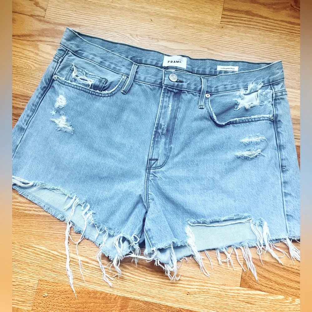 NWOT Frame Denim Le Brigette Distressed Denim Shorts - Picture 5 of 6
